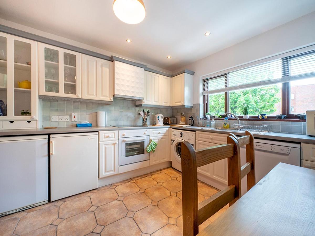 Pass The Keys Stunning 3 Bedroom Apt Leafy South Belfast With Lots Nearby Buitenkant foto