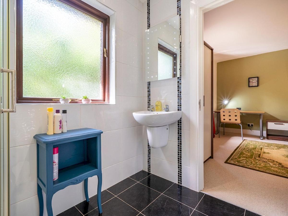 Pass The Keys Stunning 3 Bedroom Apt Leafy South Belfast With Lots Nearby Buitenkant foto